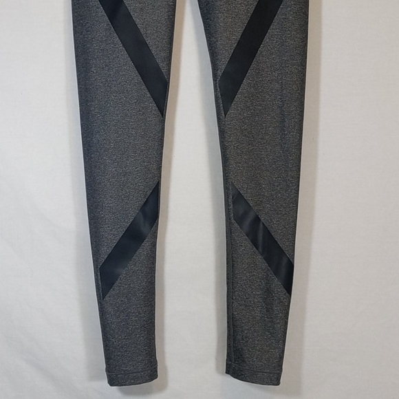 Puma Power Cell Gray/Black Athletic Leggings sz: S - Picture 8 of 11